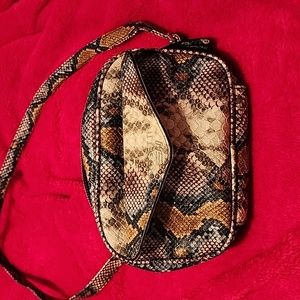 Cute snakeskin purse 🐍